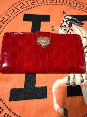 Gucci Red Patent Embossed GG Heart-Detail Continental Wallet